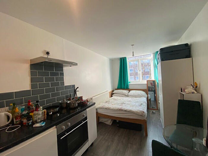 Studio To Rent In Kember Street, Islington, N1