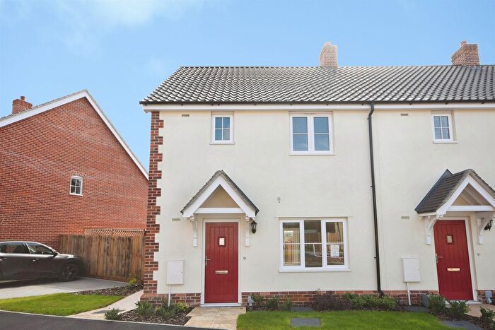 3 Bedroom End Terrace House For Sale In Weavers Way, Clare, Sudbury, CO10