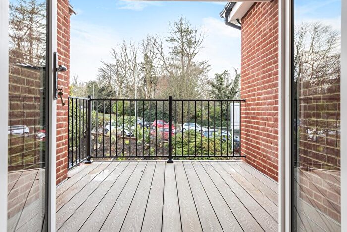 3 Bedroom Flat To Rent In Orchard Road Bromley, BR1