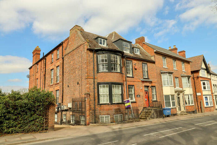 2 Bedroom Flat To Rent In High Street, Newmarket, CB8