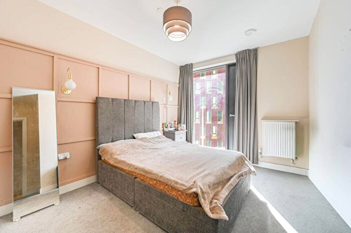 2 Bedroom Flat For Sale In Station Road, Lewisham, London, SE13