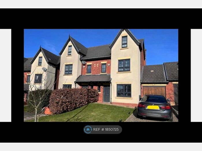 3 Bedroom Semi-Detached House To Rent In The Fairways, Dukinfield, SK16