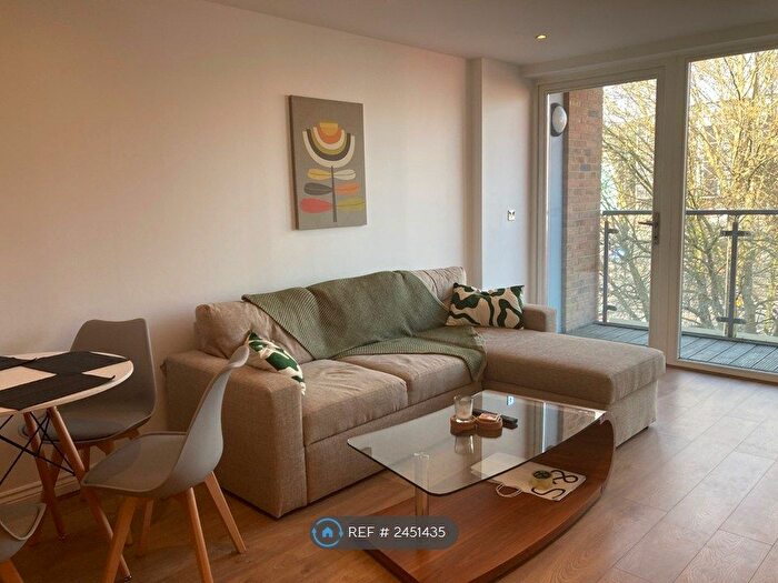 2 Bedroom Flat To Rent In Viridian Apartments, London, SW8