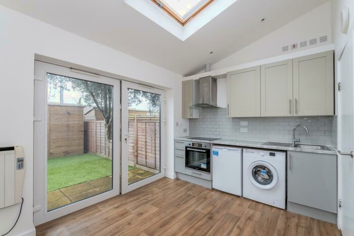1 Bedroom Flat To Rent In Westcroft Close London, NW2