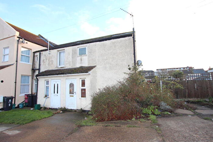 1 Bedroom End Of Terrace House For Sale In Rosemary Road West. Clacton On Sea, CO15