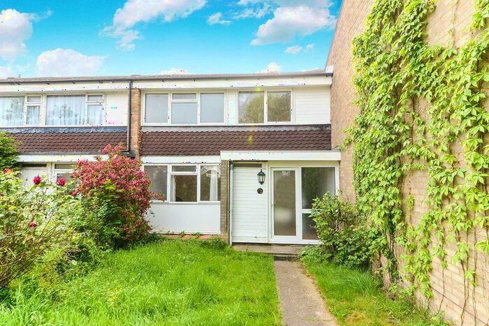 3 Bedroom Detached House To Rent In Stevenage Rise, Hemel Hempstead, Hertfordshire, HP2