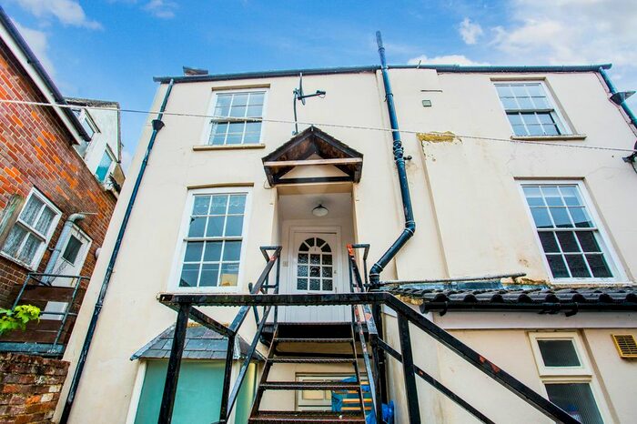 2 Bedroom Flat To Rent In Bridge Street, Buckingham, MK18