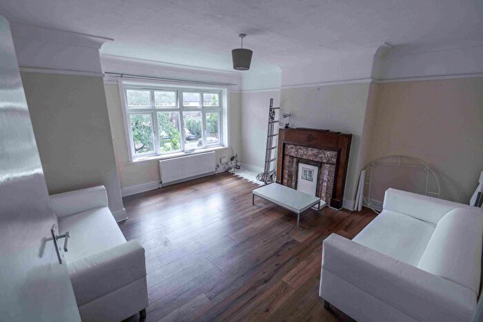 5 Bedroom Semi Detached House To Rent In St Chads Drive, Headingley, Leeds, LS6