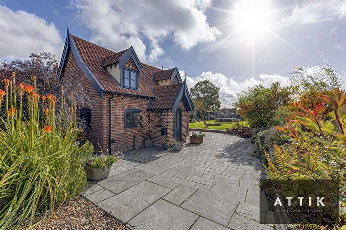 3 Bedroom Cottage For Sale In Gentlemans Walk, Langley, Norwich, NR14