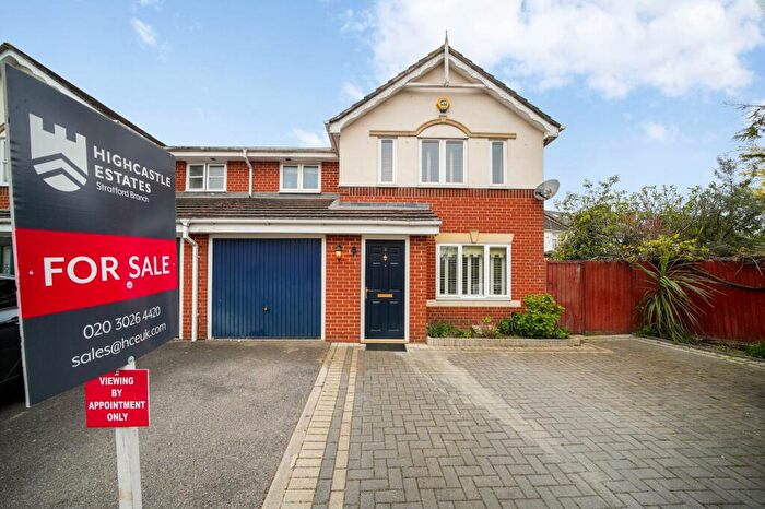 3 Bedroom End Of Terrace House For Sale In Payne Close, Barking, IG11