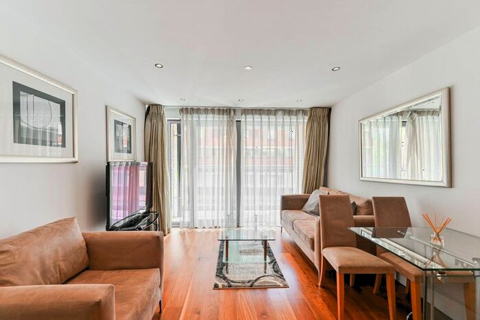 1 Bedroom Flat To Rent In Vauxhall Bridge Road, Pimlico, London, SW1V