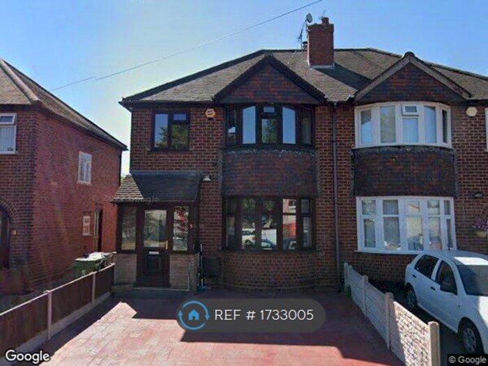 3 Bedroom Semi-Detached House To Rent In Meadow Lane, Bilston, WV14