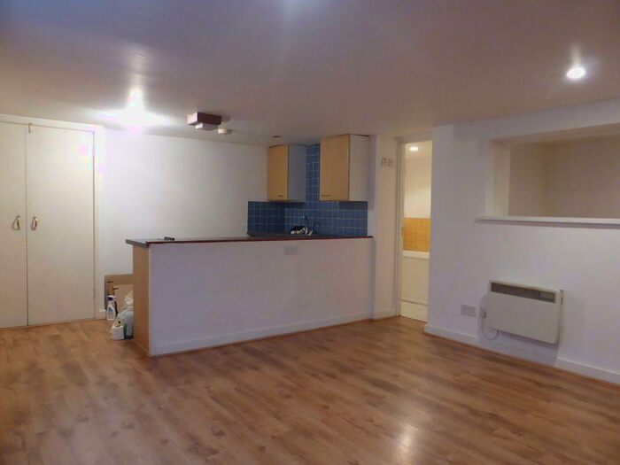 Studio To Rent In Ship Street -, P12