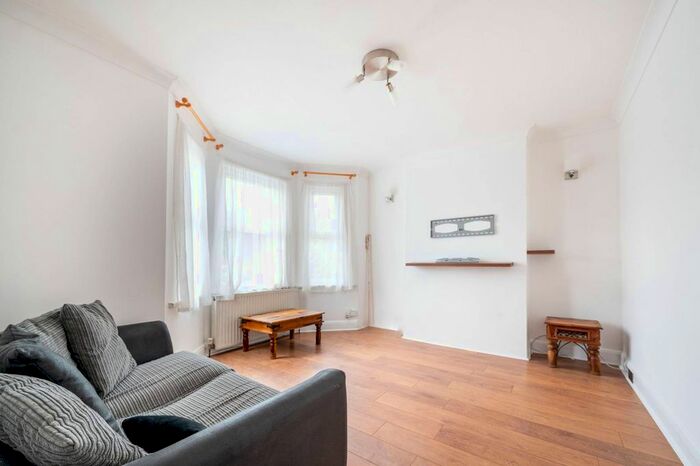 1 Bedroom Flat To Rent In Lower Richmond Road, Richmond, TW9