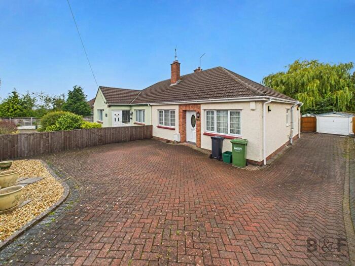 2 Bedroom Semi-Detached Bungalow To Rent In Pool Road, Kingswood, Bristol, BS15