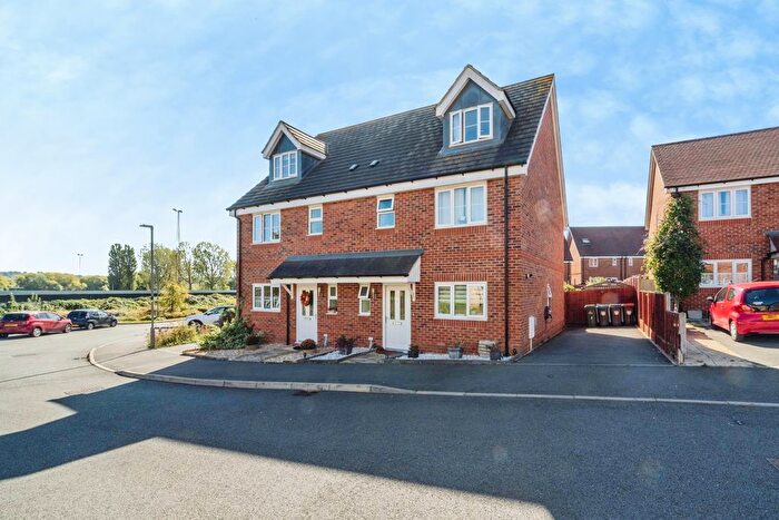 3 Bedroom Semi-Detached House For Sale In Brick Field, Bletchley, Milton Keynes, Buckinghamshire, MK2