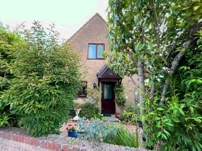 4 Bedroom Detached House For Sale In Hunters Mead, Motcombe, Shaftesbury, SP7