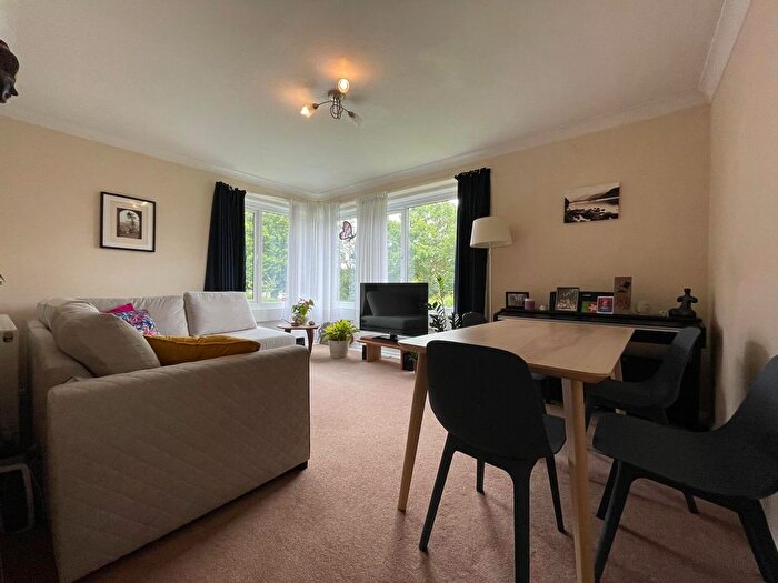 2 Bedroom Flat To Rent In Foster Road, London, W3