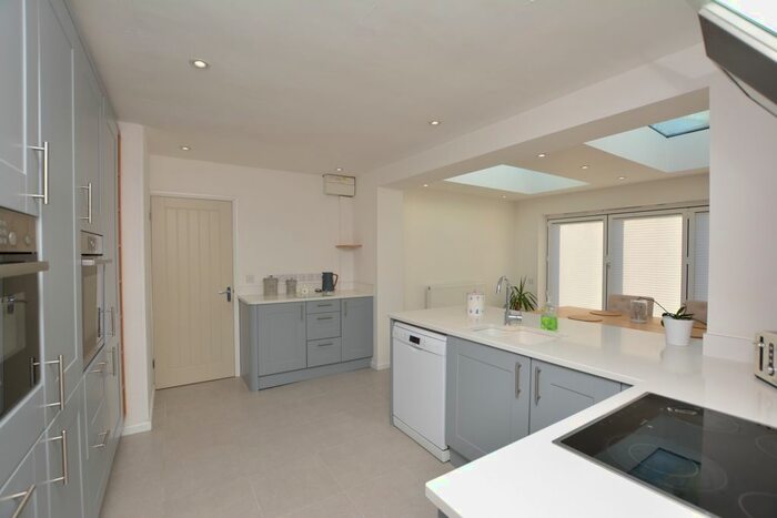 4 Bedroom Detached House For Sale In Hornash Lane, Shadoxhurst, Ashford, TN26