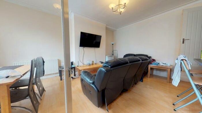 4 Bedroom Terraced House To Rent In Mayville Street, Hyde Park, Leeds, LS6