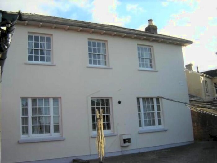 2 Bedroom Flat To Rent In Flat 3 Raglan House, High Street, Raglan, Monmouthshire NP15