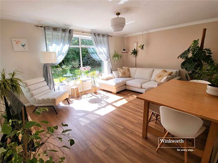 2 Bedroom Apartment To Rent In Montagu Road, Highcliffe, Christchurch, BH23