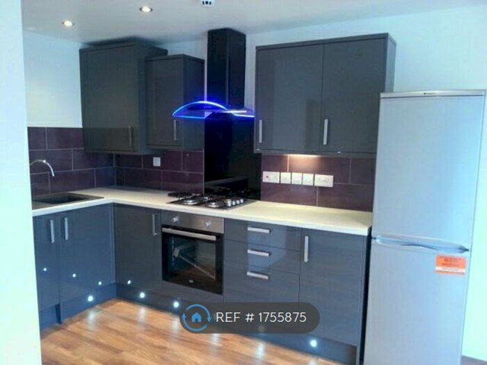 2 Bedroom Flat To Rent In Ashley House, Bristol, BS2