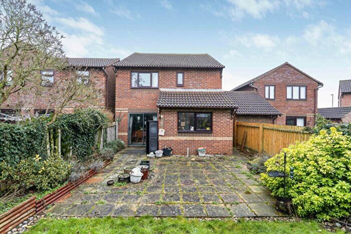 3 Bedroom Detached House For Sale In Willow Drive, Bicester, OX26