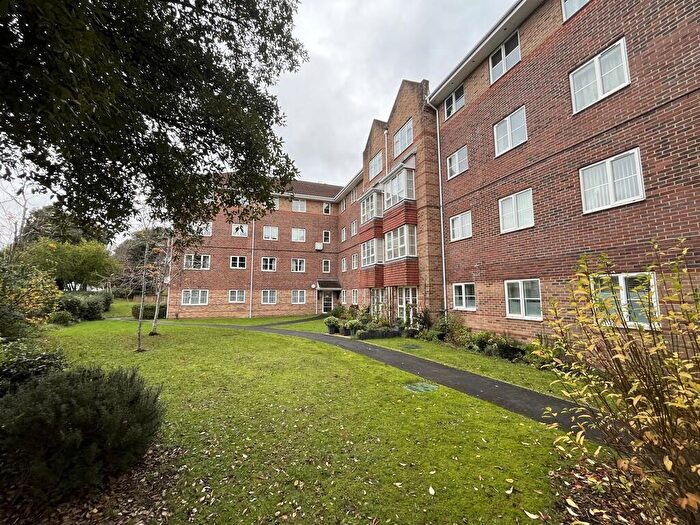 2 Bedroom Apartment For Sale In Park Road, Poole, BH14
