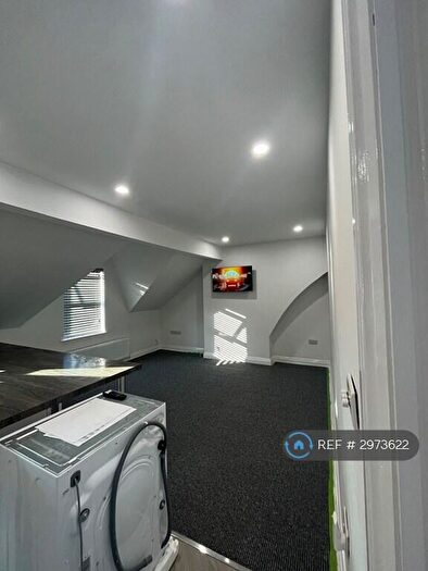 2 Bedroom Flat To Rent In Llewelyn Road, Colwyn Bay, LL29