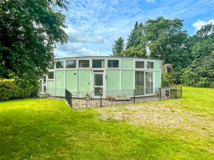 4 Bedroom Bungalow For Sale In Harrow Road, Neacroft, Christchurch, Dorset, BH23