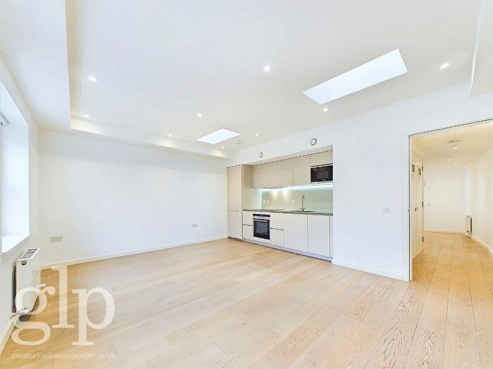 1 Bedroom Flat To Rent In Fouberts Place, London, W1F