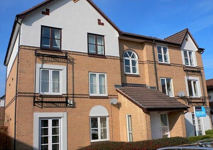 2 Bedroom Flat To Rent In Gardeners Court, Hunslet, Leeds, West Yorkshire LS10