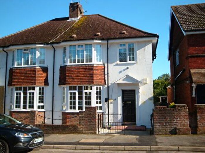 1 Bedroom Flat To Rent In Down Road, Merrow, Guildford, Surrey, GU1