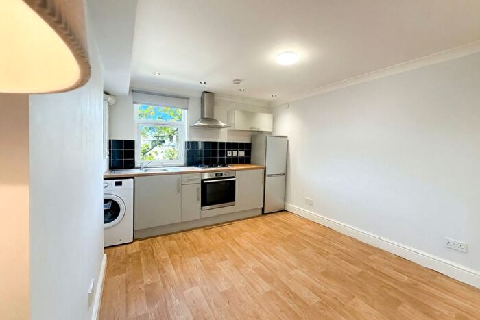 2 Bedroom Flat To Rent In Sunderland Road, Forest Hill, London, SE23