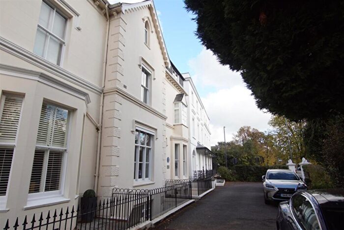 2 Bedroom Apartment To Rent In Binswood Avenue, Leamington Spa, Warwickshire, CV32