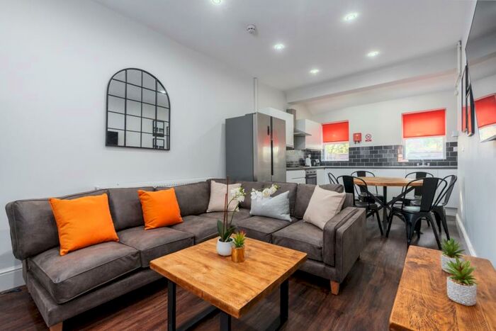 6 Bedroom Property To Rent In Lombard Grove, Manchester, M14