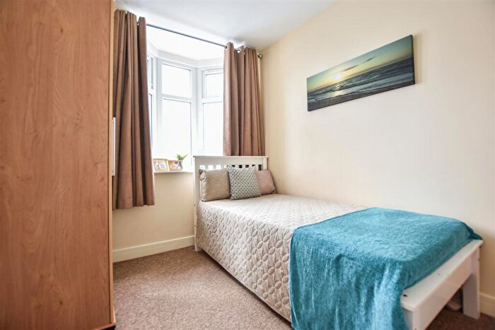 Studio To Rent In Long Lane, Bexleyheath, Kent, DA7