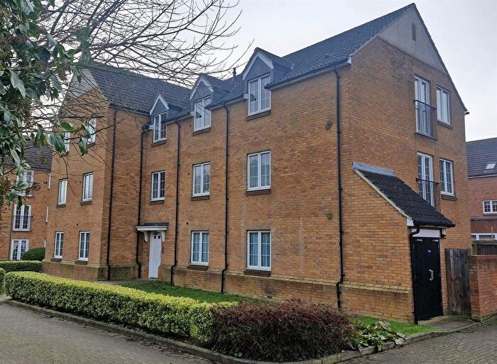 2 Bedroom Flat To Rent In Brick Kiln Road, Stevenage, Herts, SG1