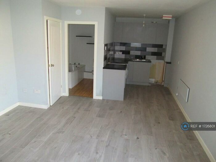 Studio To Rent In Afton Road, Stevenston, KA20