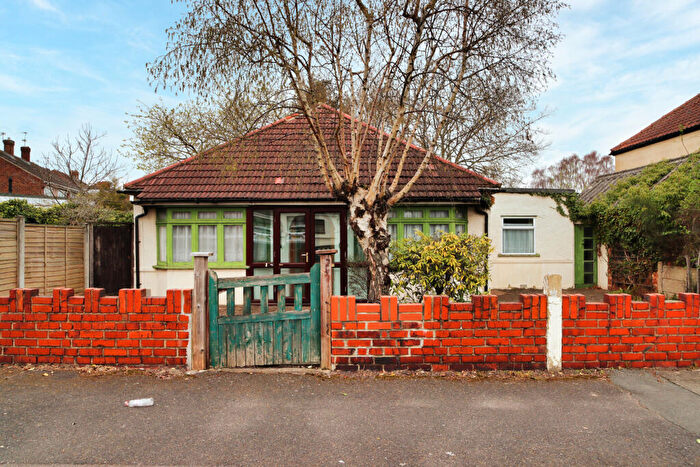 2 Bedroom Bungalow For Sale In Bowness Road, Bexleyheath, DA7