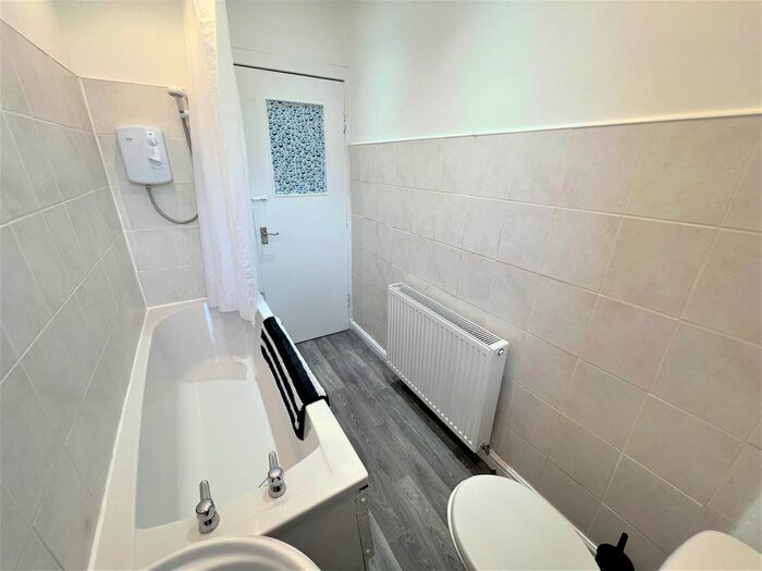 1 Bedroom Flat To Rent In Hollybrook Street, Glasgow, G42