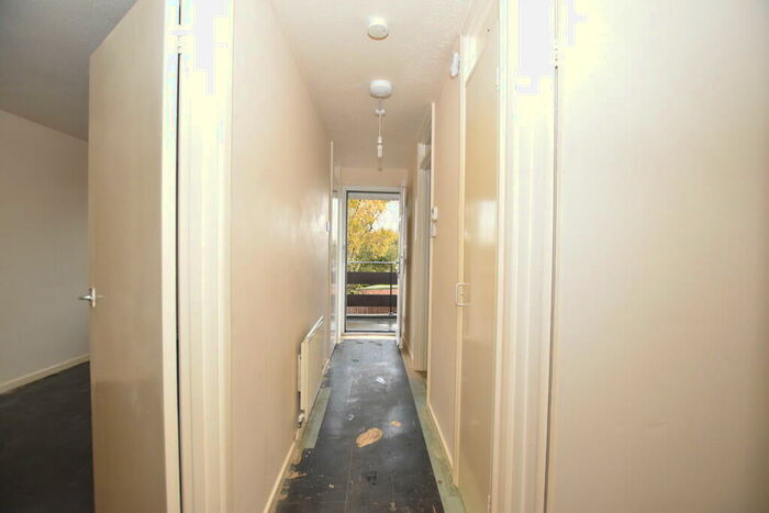 1 Bedroom Flat For Sale In Lancaster Close, Ramsgate, CT12