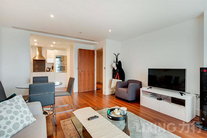 1 Bedroom Apartment To Rent In Lincoln Plaza, Canary Wharf, E14