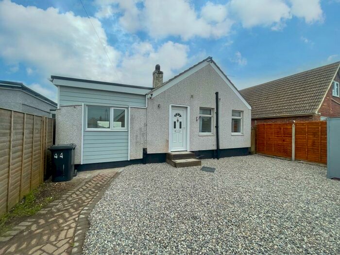 3 Bedroom Bungalow To Rent In Meadow Way, Jaywick, Clacton-On-Sea, CO15