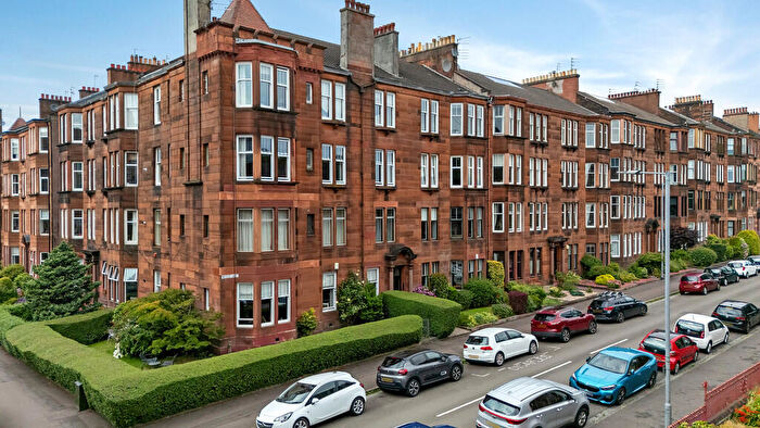 2 Bedroom Flat For Sale In Naseby Avenue, Broomhill, G11