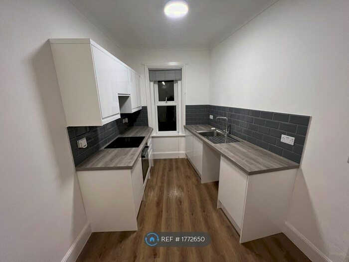 1 Bedroom Flat To Rent In Crescent Court, Bournemouth, BH1