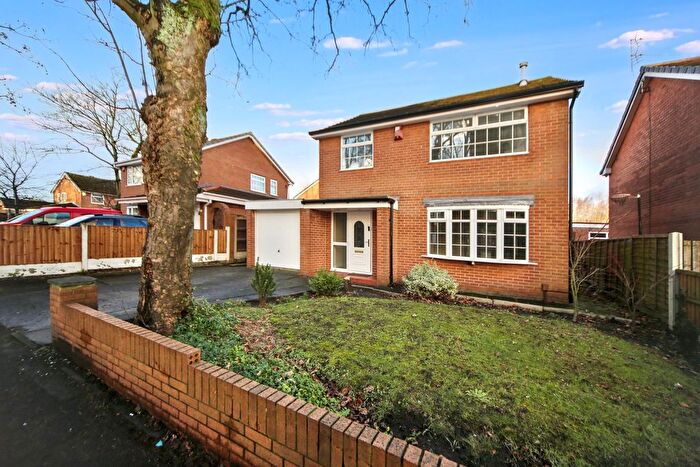 3 Bedroom Detached House For Sale In Billinge Road, Wigan, WN3