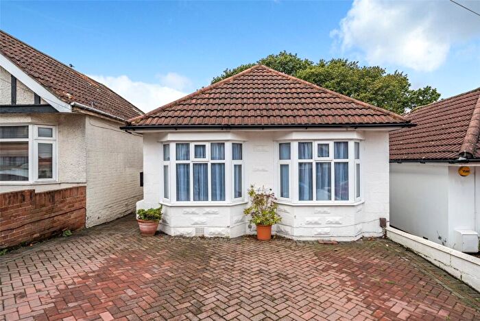 2 Bedroom Detached House For Sale In Woodmill Lane, Southampton, Hampshire, SO18