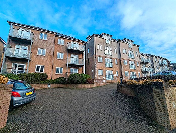 1 Bedroom Flat For Sale In Hope Road, Shanklin, PO37